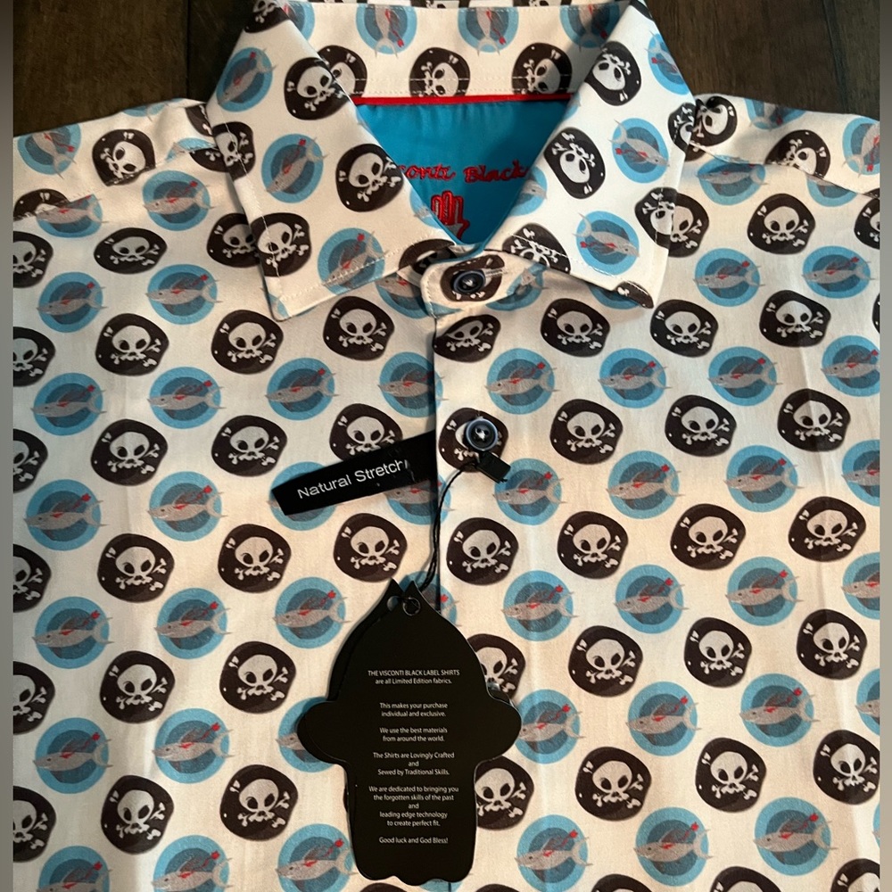 NWT Visconti Black Short Sleeve Men’s Shark N’ Skull Print